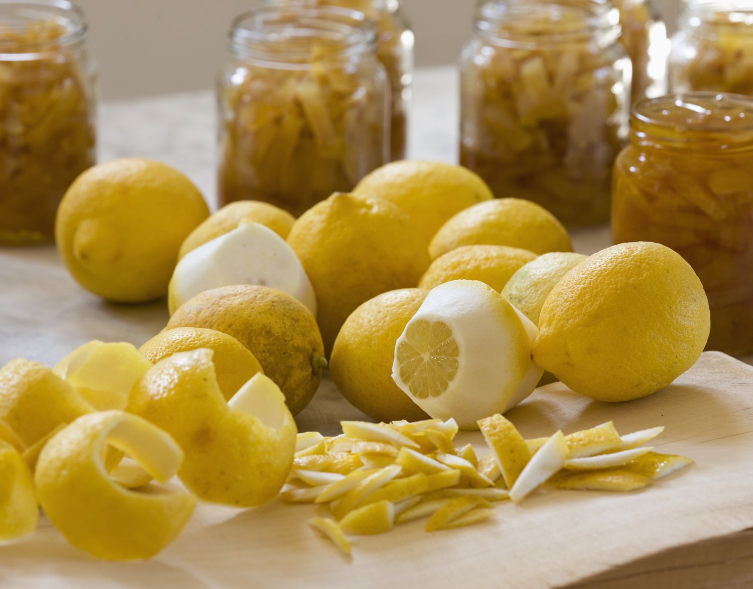 6 Health Benefits of Lemon Peels That Make Them Worth Keeping