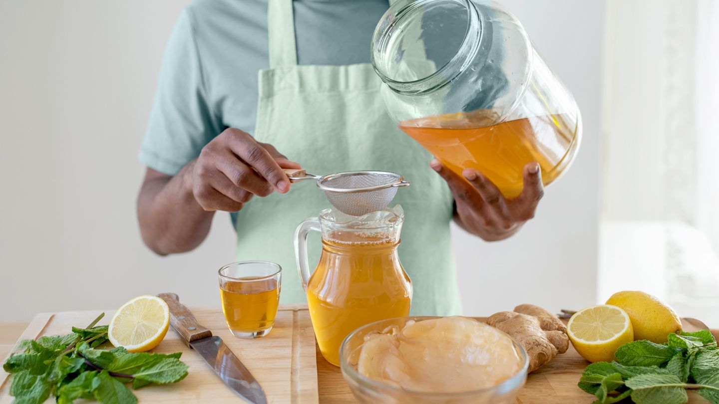 8 Potential Health Benefits of Kombucha