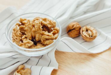 Best Time to Eat Walnuts for Energy, Digestion, and Better Sleep