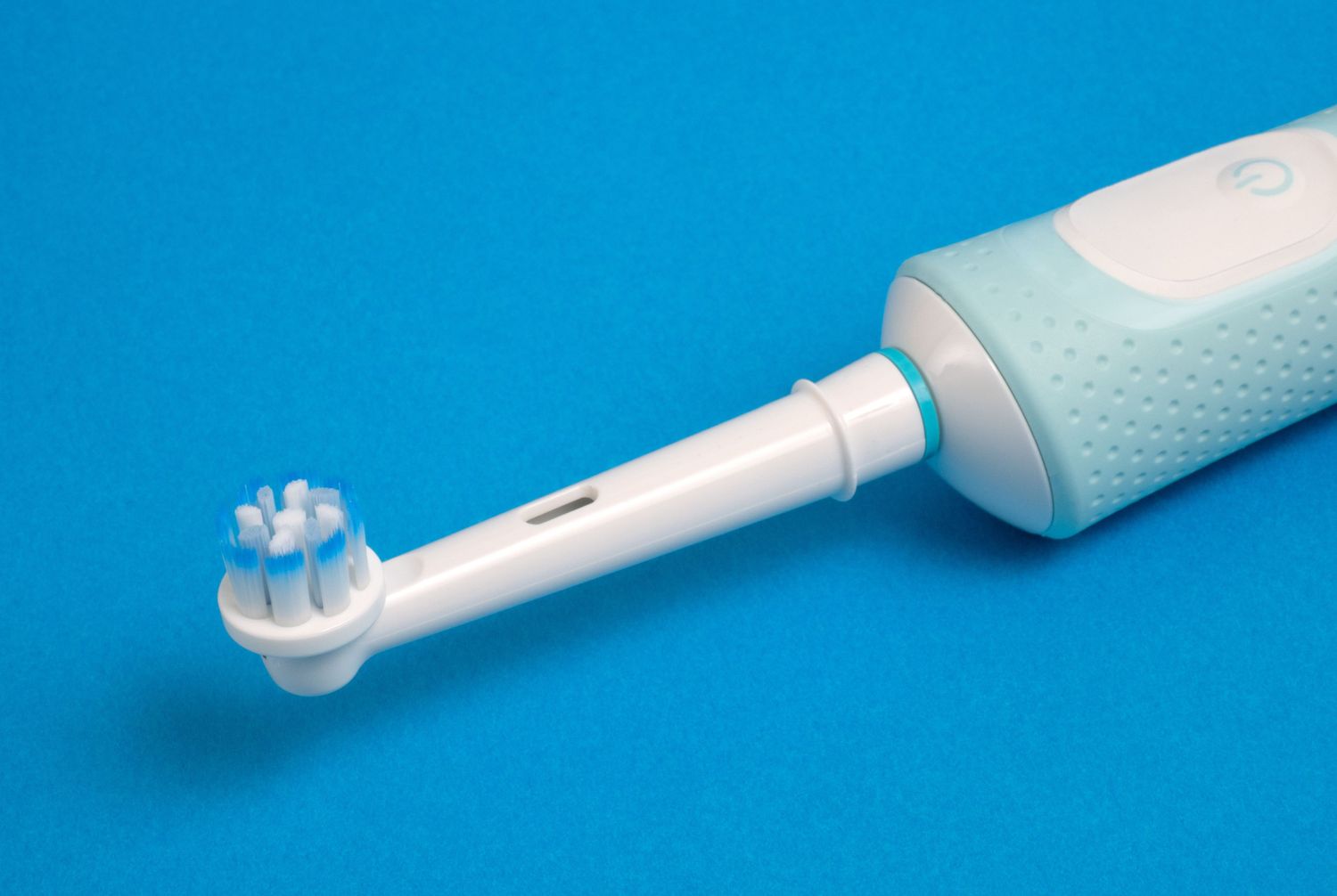 How an Electric Toothbrush Could Improve Your Oral Health