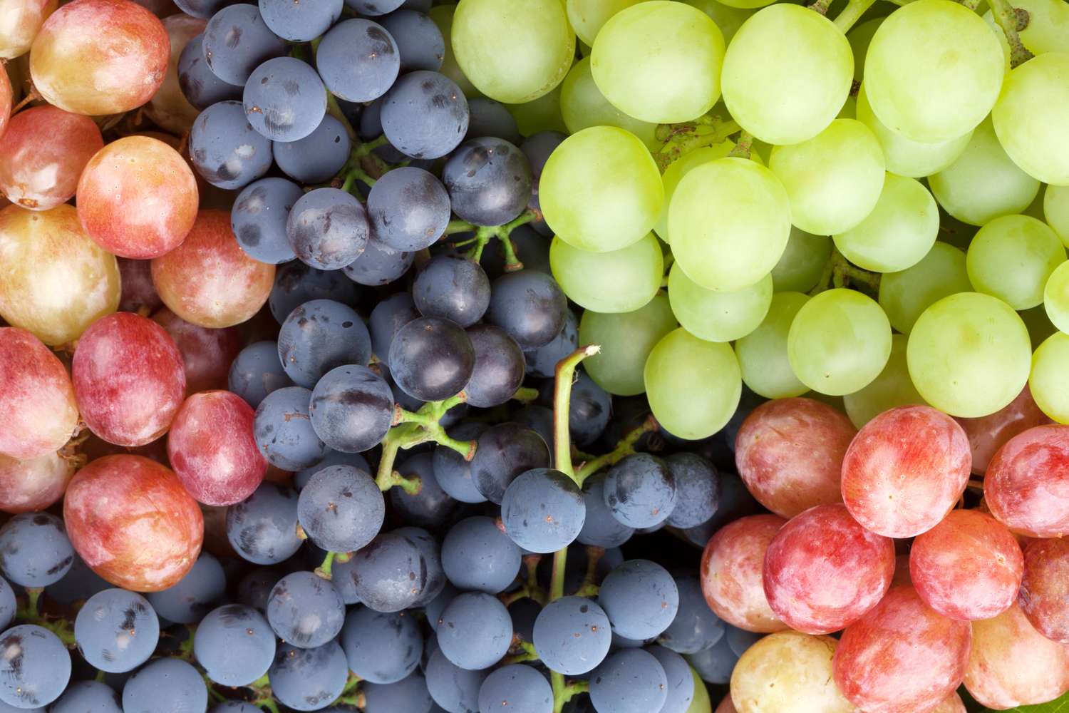 The Best Time to Eat Grapes for Energy, Weight Loss, and Sleep