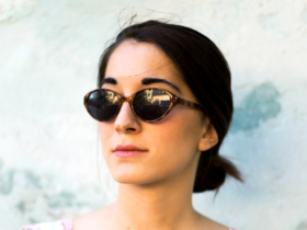 These 3 Zodiac Signs Give Off Major “Cool Girl” Vibes