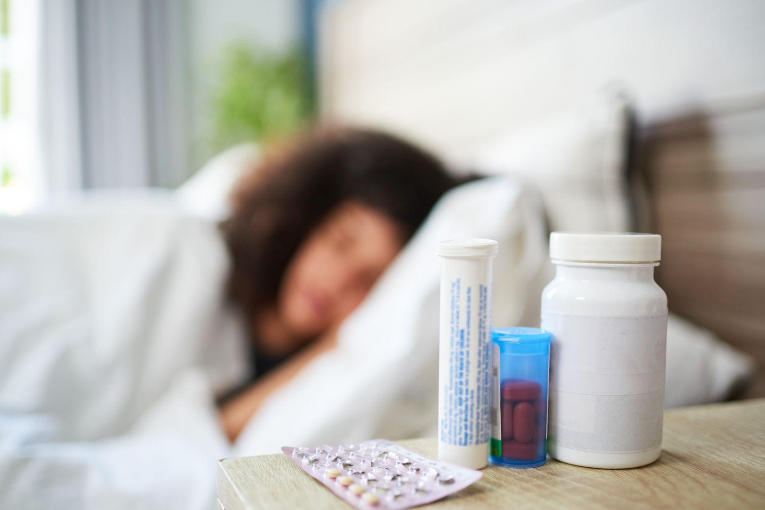 We Asked a Doctor How Magnesium Interacts With Common Sleep Aids