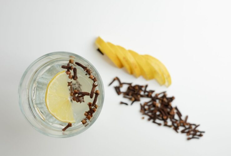 What Happens to Your Blood Sugar When You Drink Clove Water?