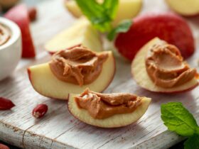 What Happens to Your Blood Sugar When You Eat an Apple With Peanut Butter