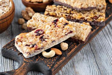 What Happens to Your Blood Sugar When You Eat a Granola Bar