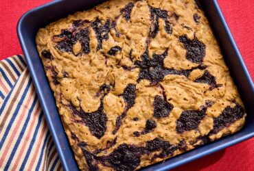 High-Protein Peanut Butter-Blueberry Oatmeal Bars