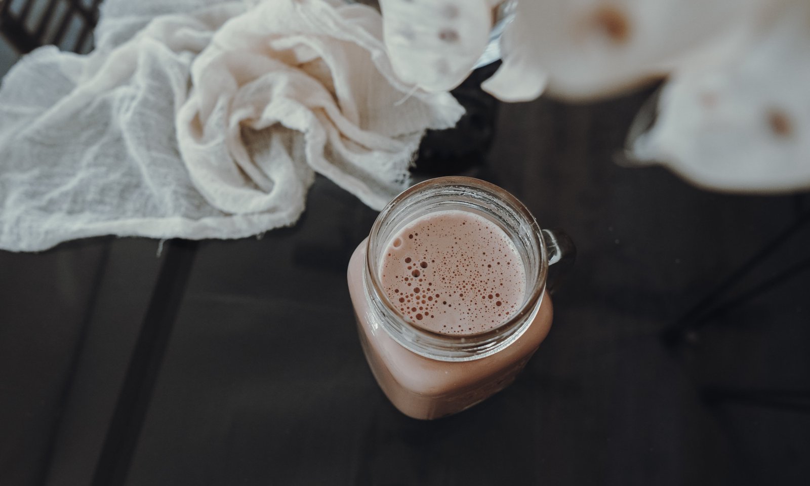 How mbg's Chocolate Collagen Powder Can Satisfy A Sweet Tooth