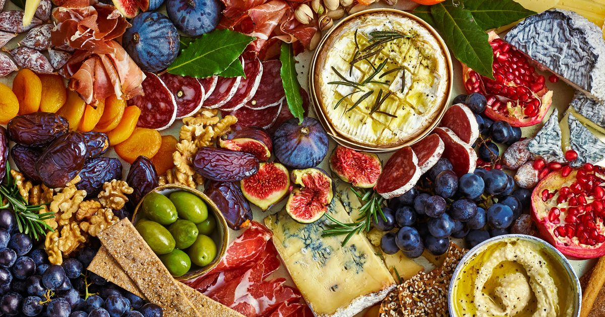 How to Throw a Galentine's Day Party