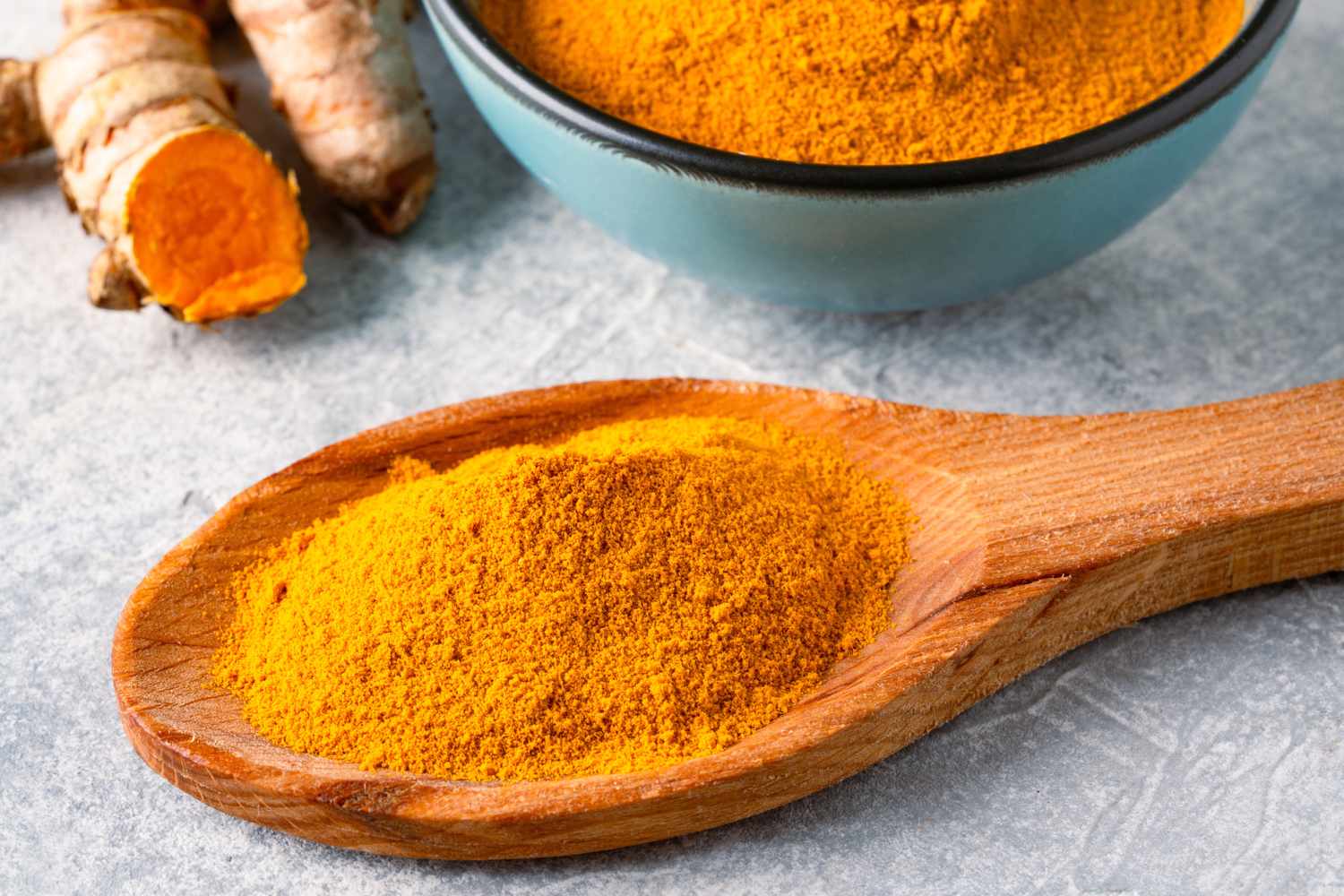 We Asked a Doctor If It’s Better to Get Turmeric From Food or Supplements
