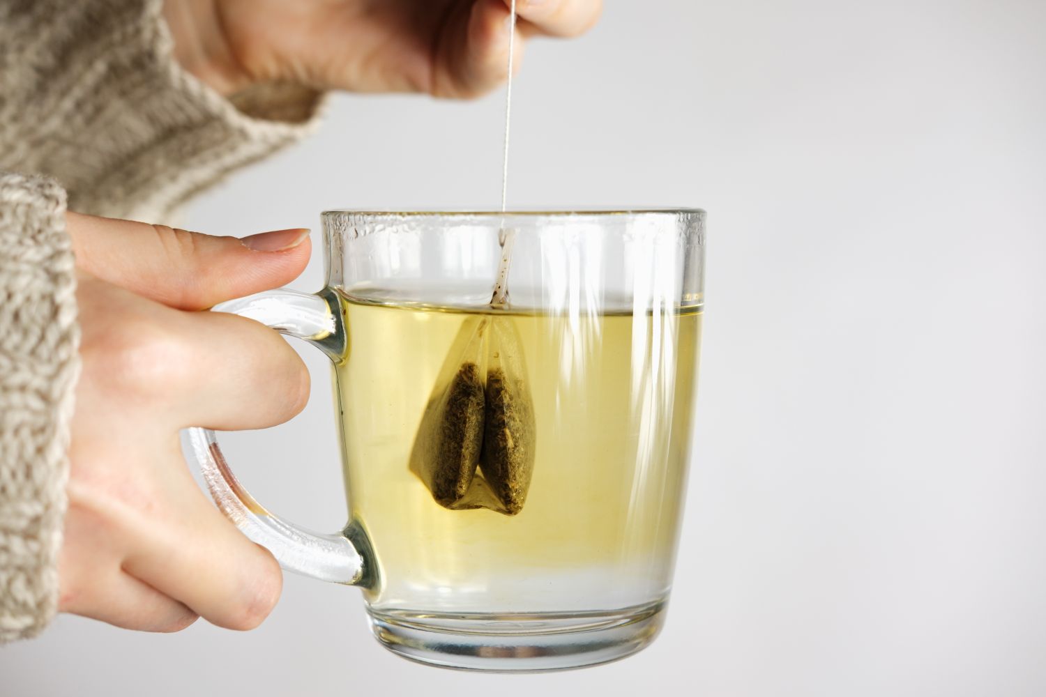 What Happens When You Drink Green Tea With L-Theanine