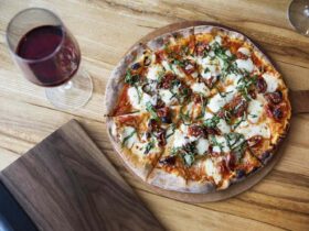 What Happens to Your Blood Sugar When You Pair Pizza With Wine