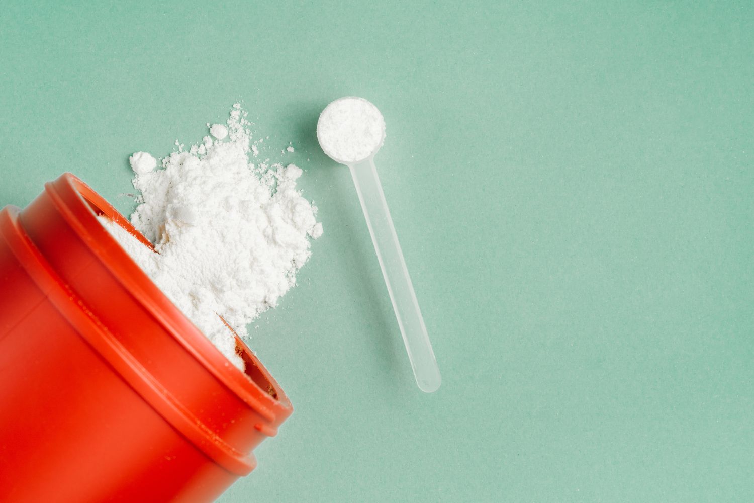 What Happens to Your Muscles and Recovery When You Take Creatine and BCAAs Together