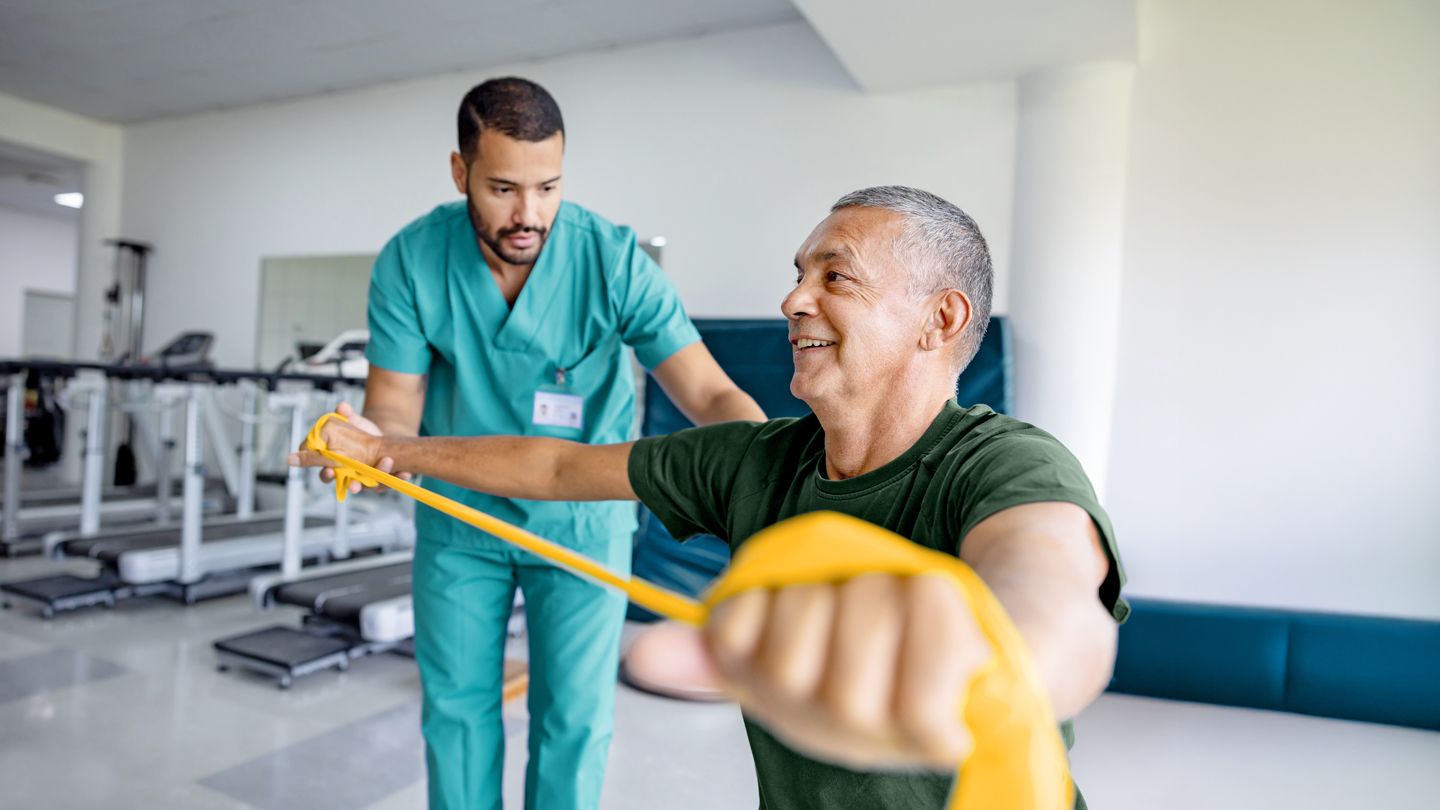 8 Healthcare Pros Who Can Help Manage Acute Pain