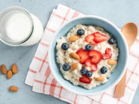 9 Ways to Make Your Oatmeal With More Protein