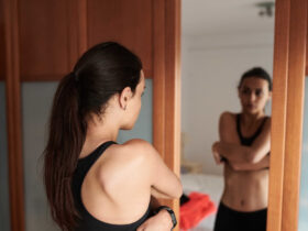 Hypochlorous Acid Spray Is A Great Post-Workout Hack, Says A Derm