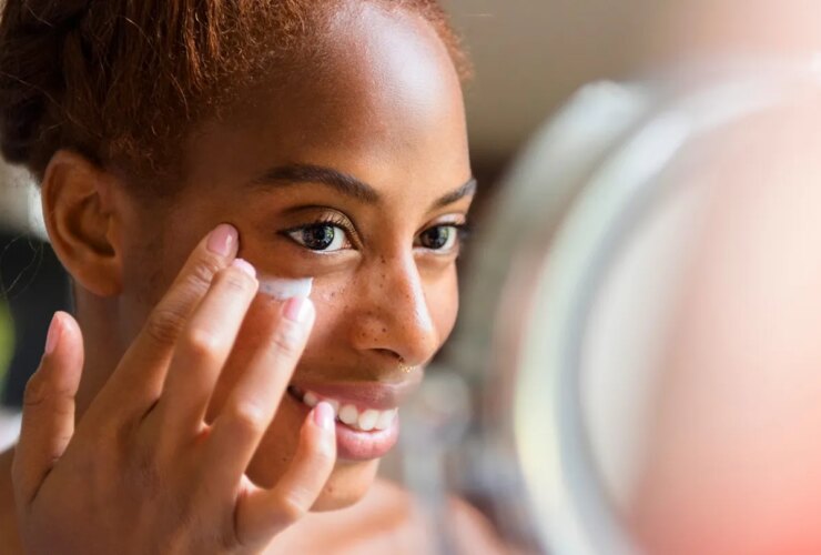 Retinaldehyde 101: Benefits, Side Effects, and How to Add It to Your Routine