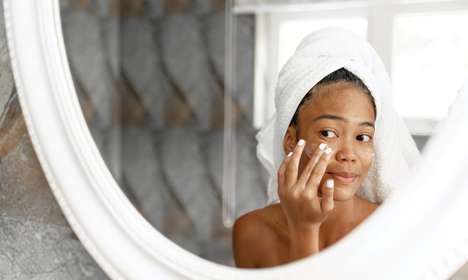 3 Skin Care Habits That Actually Help Your Skin Cells Act Younger