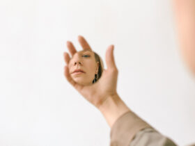 7 Signs You Were Raised by Narcissists + How It Impacts Your Love Life