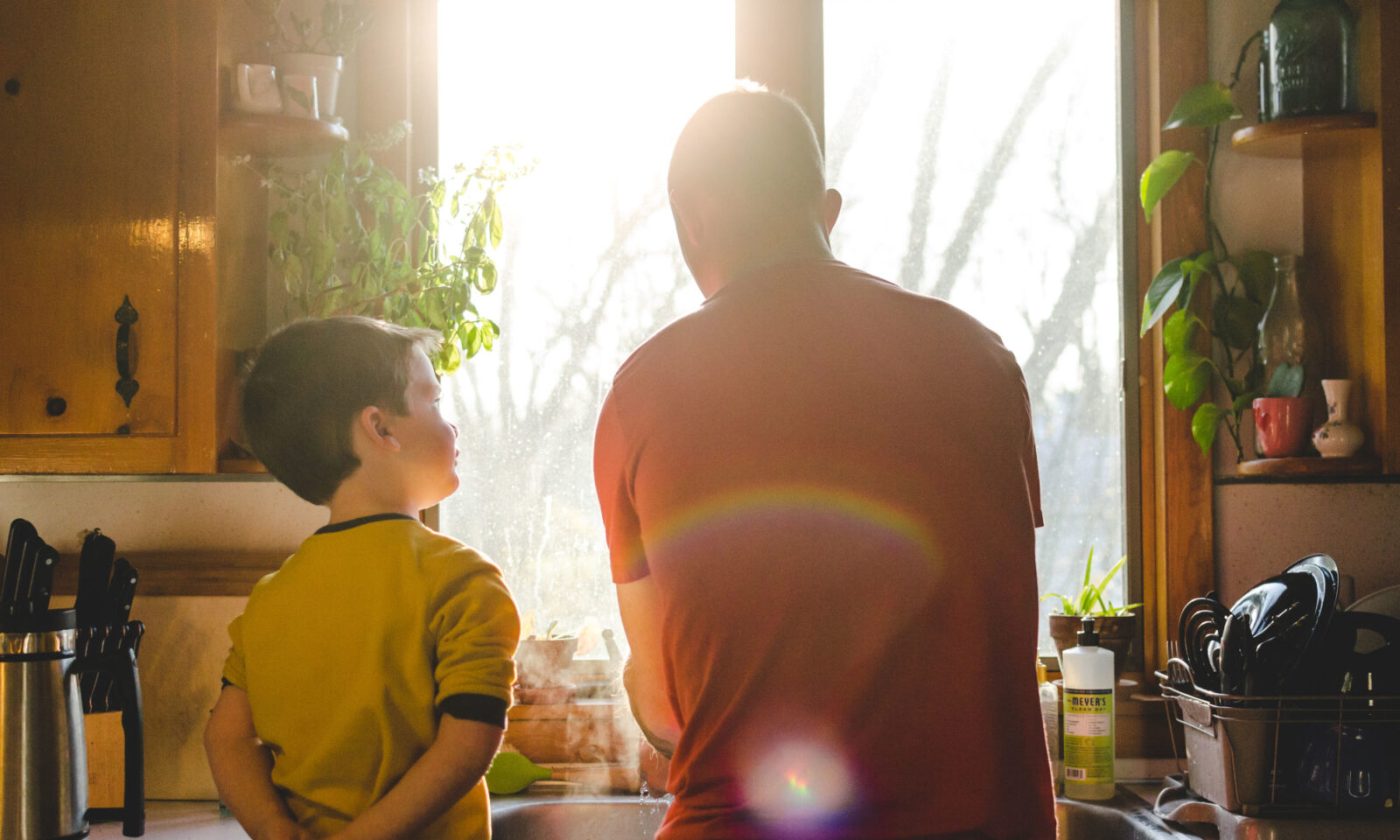 7 Ways To Be A More Helpful Spouse, From Couples' Therapists