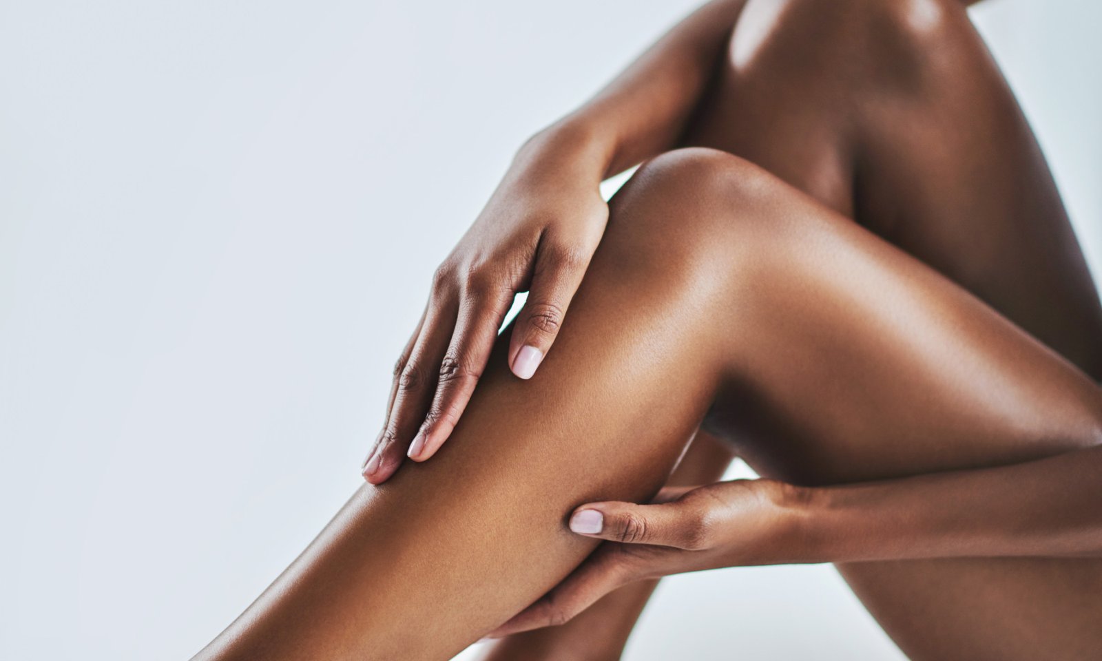 A Dermatologist Shares 3 Natural Tips To Smooth Cellulite