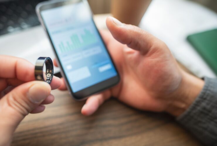 A Doctor Explains How He Uses the Oura Ring to Improve His Sleep