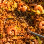 Garlicky leek & prawn rice
