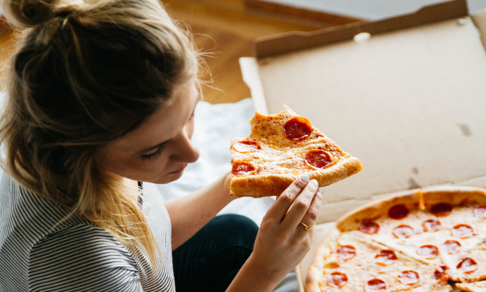 Here's When You Should Avoid Greasy Foods The Most, Experts Say