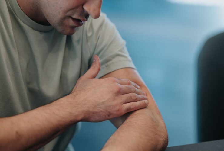 Left Arm Pain: Causes, Symptoms, Treatment, Severity