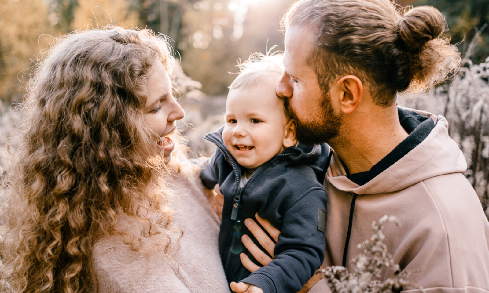 New Dads' Risk For Stress & Depression Rises During This Key Time, Study Shows