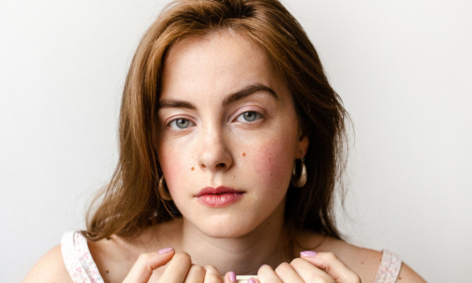 One Simple Trick For Covering Up Acne, From A Beauty Editor