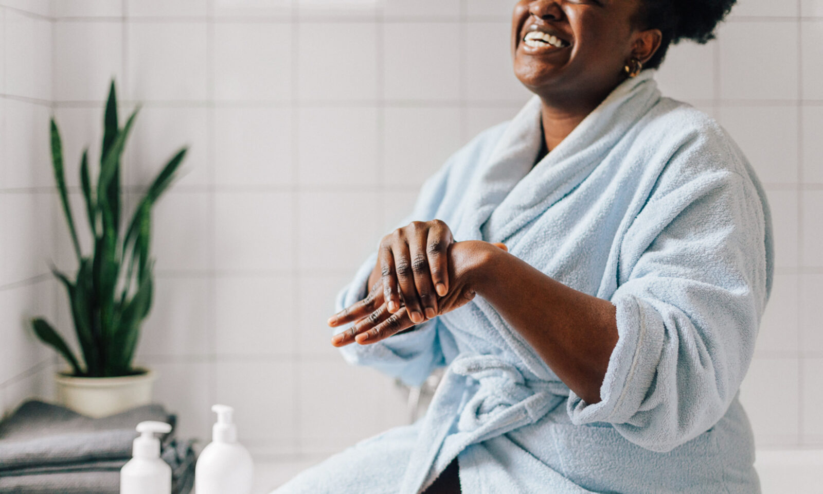 Shea Butter For The Skin: 5 Major Benefits & DIY Tips