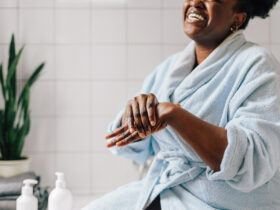 Shea Butter For The Skin: 5 Major Benefits & DIY Tips