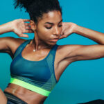 Situps vs. Crunches: The Difference In Benefits, From A Trainer