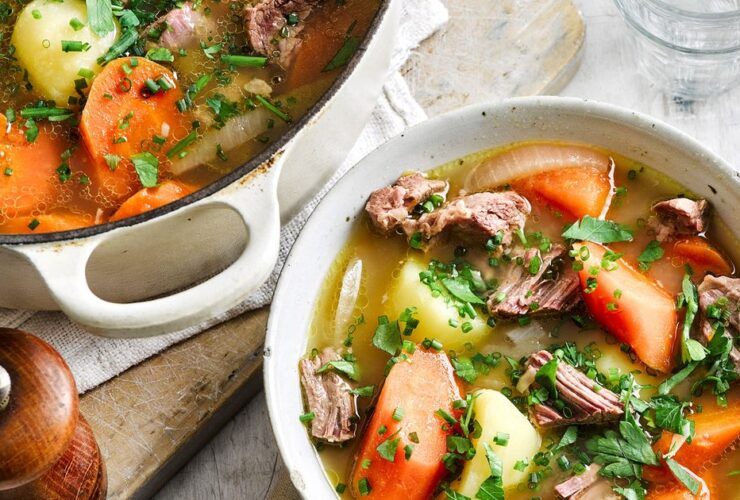Throwing a St Patrick’s Day party? This easy Irish-inspired menu will make hosting a breeze