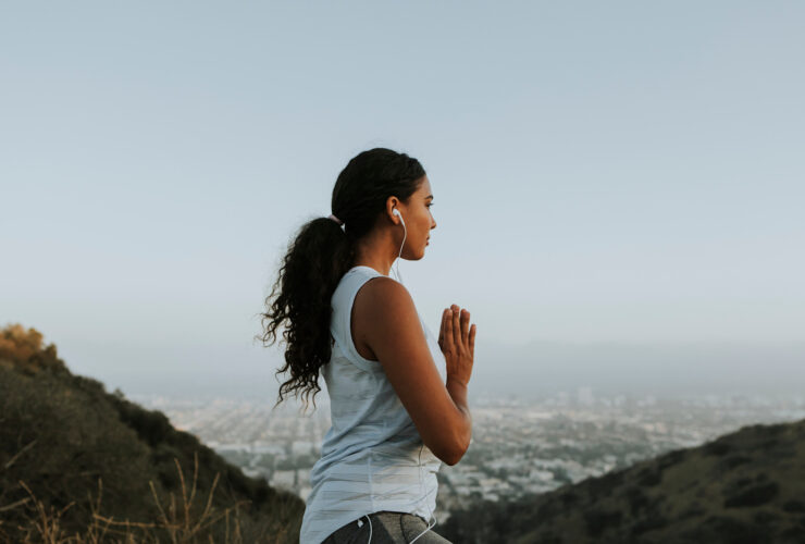 25 Ways To Come Back To Your Body If You Feel Dissociative