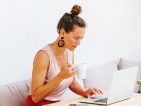 3 Nutrients That Protect Your Eyes And Brain From Screen Time