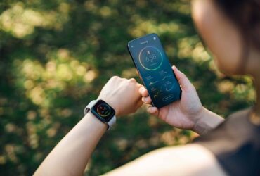 5 Ways Fitness Trackers Can Catch Early Signs of Health Issues as You Age