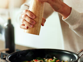 Are Men Or Women More Likely To Add Salt To Their Food?