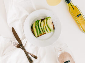 Here's What You Can Expect From Eating One Avocado A Day