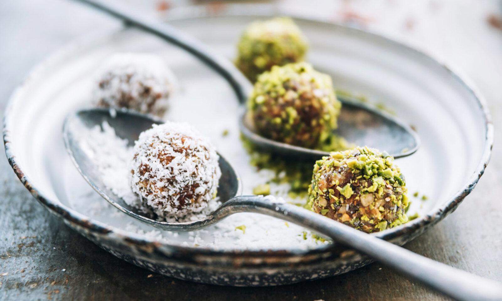 How To Make Chocolate Crunch Bites With A Skin-Boosting Twist