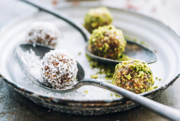 How To Make Chocolate Crunch Bites With A Skin-Boosting Twist