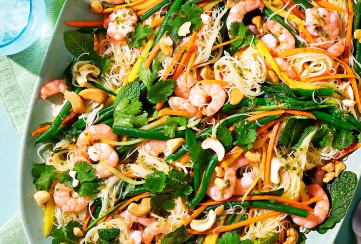Hot & sour prawn rice noodle salad with green beans & mango recipe