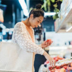 These Are The Foods To Eat (& Avoid) To Reduce Microplastic Exposure