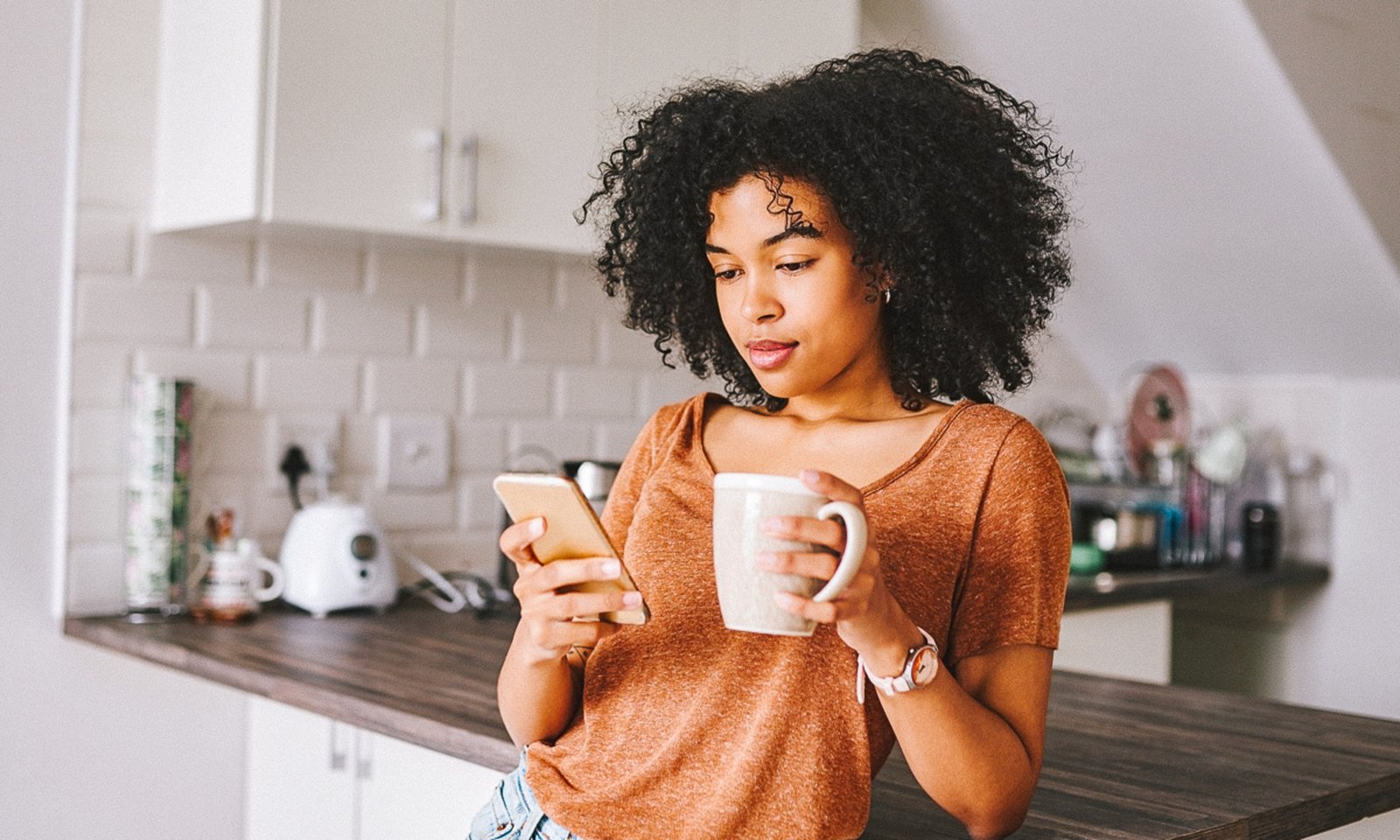What Your Sleep, Steps, & Texts Might Be Saying About Your Mental Health
